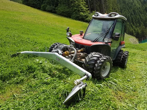 Stöckl Doppelmessermähwerk an einem Metrac